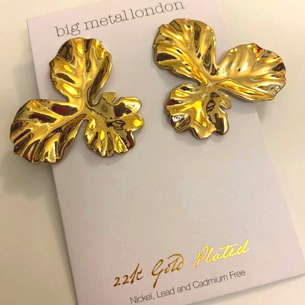 NWT gold plated clover leaf earrings Big Metal London Earrings, brand-new in box - Picture 1 of 12